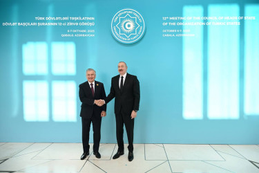 İlham Əliyev Qəbələdə TDT-nin Dövlət Başçıları Şurasının 12-ci Zirvə Görüşündə iştirak edən dövlət və hökumət başçılarını qarşılayıb